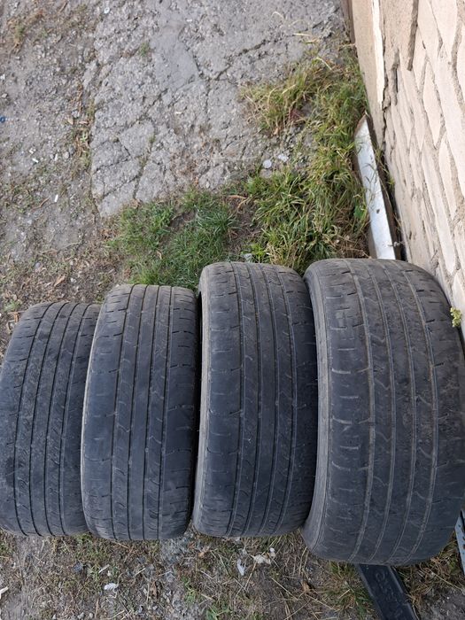 Продам шины 235/45/18