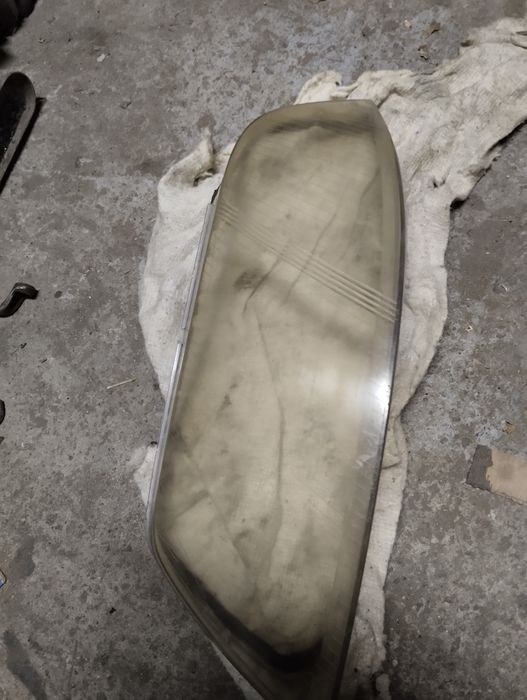 Стекло отражатель пасат б5 продам не дорого