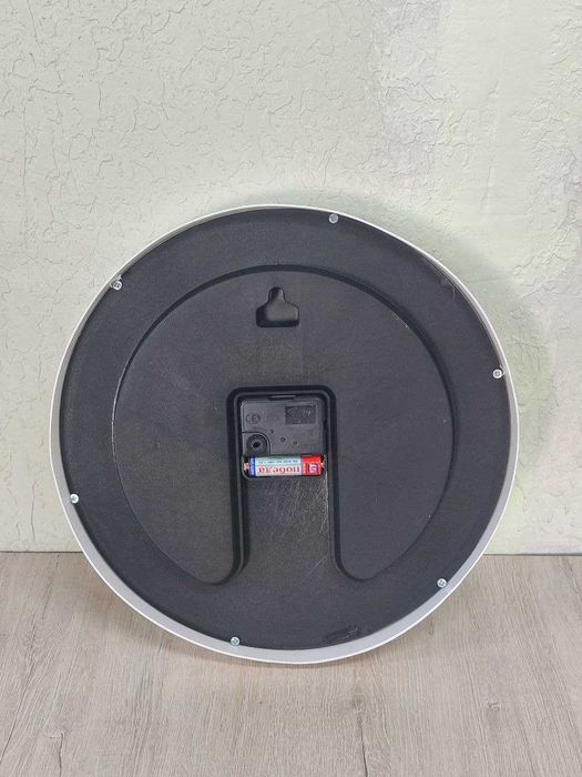 Devorga ilinadigan soat