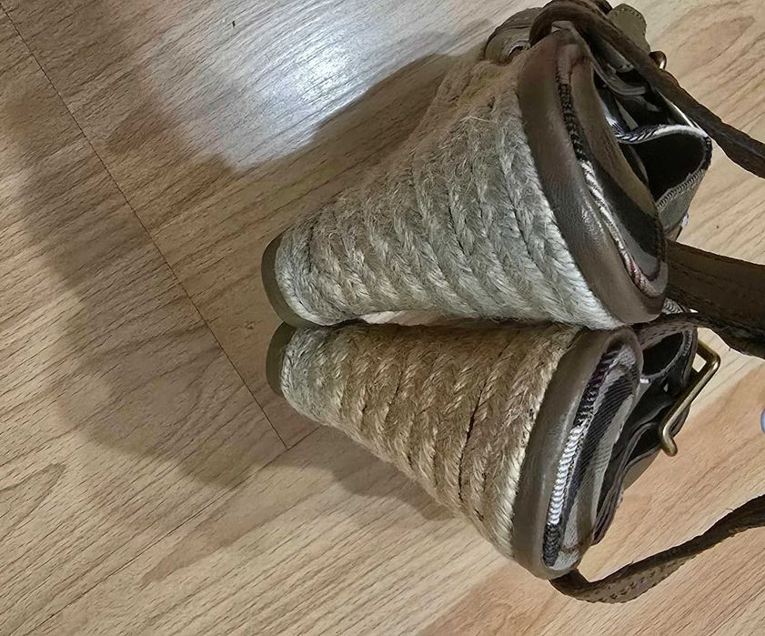 Burberry 40 номер-дамски сандали