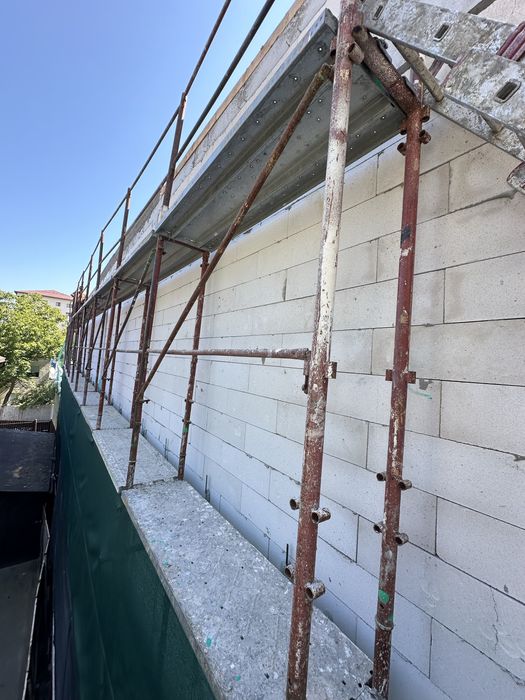 Schela metalica de inchiriat