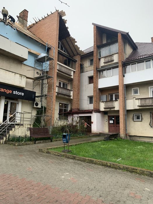 Vand apartament  4 camere in Targu Frumos