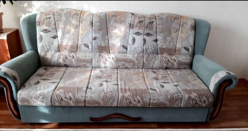 Продается   большой   диван
