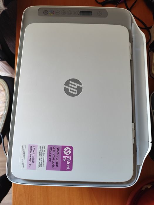 HP Мастиленоструен принтер 3 в 1 Desk .Jet 2820E цв, плюс подарък