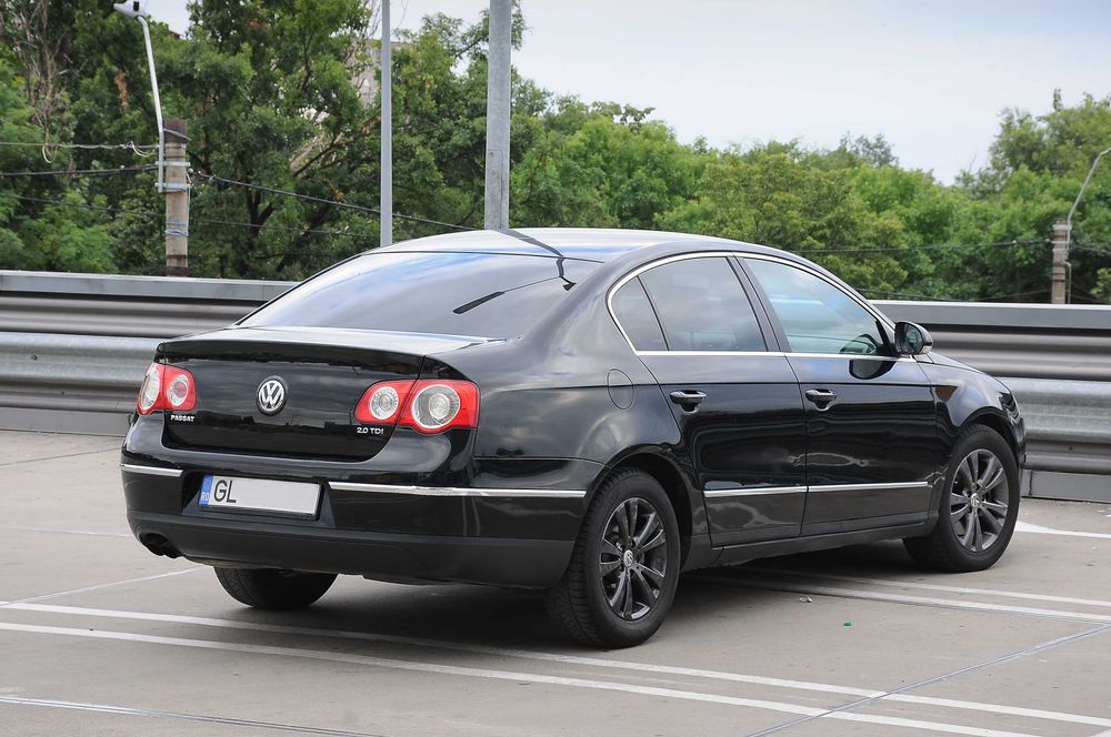 VW Passat B6 Berlina 2008 2.0TDi 140 CP E4 6 trepte climatronic, inmatriculat ofer fiscal