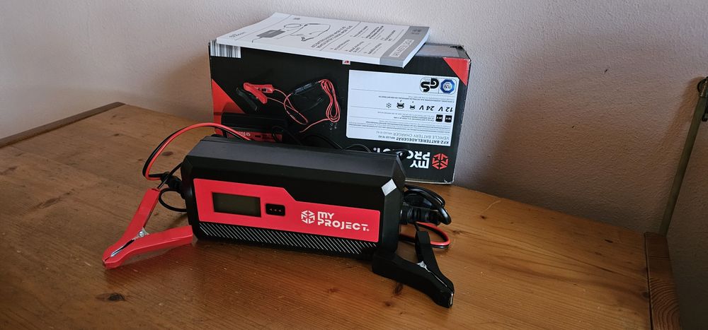 Redresor(încărcător) baterii auto