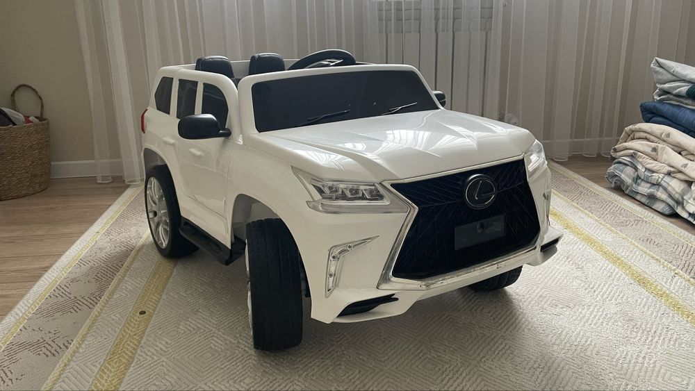 Детская машина Лесус 570