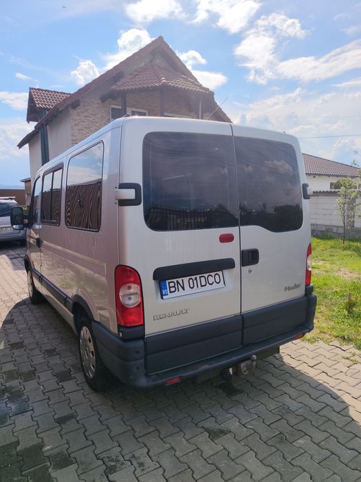 Vând Renault Master 8+1