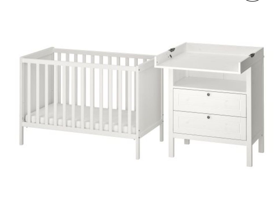 Бебешка кошара и маса(скрин) за повиване