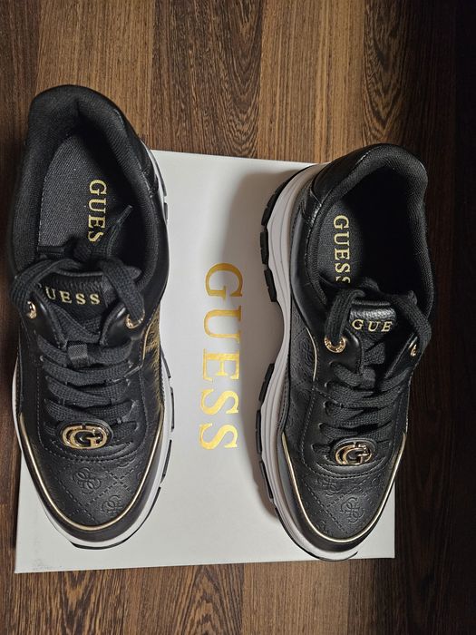 Нови Сникърси GUESS