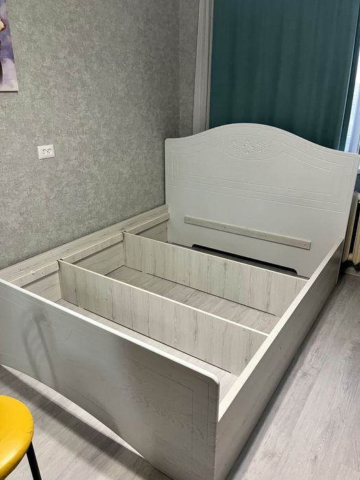 Продам двухспальную кровать