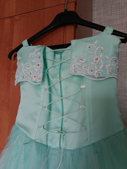 Платье на девочку 5-8 лет