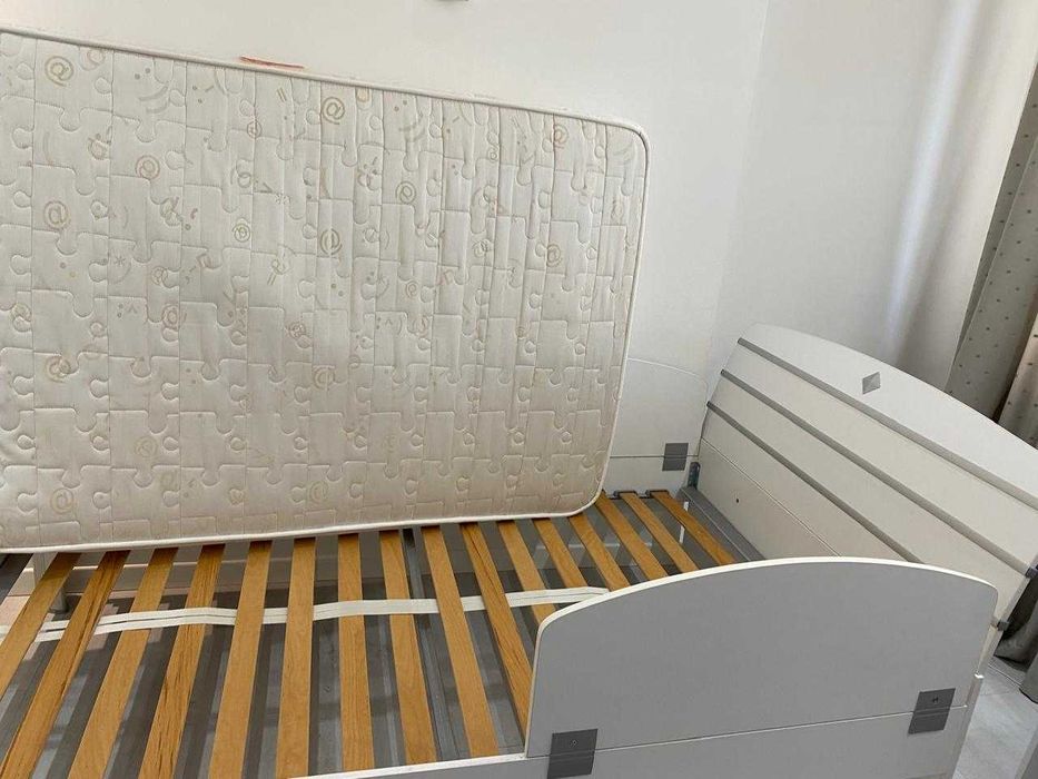 Кровать для спальни