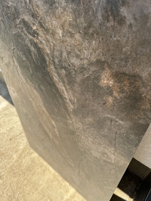 Gresie de vanzare,model unicat,comanda speciala (in relief)