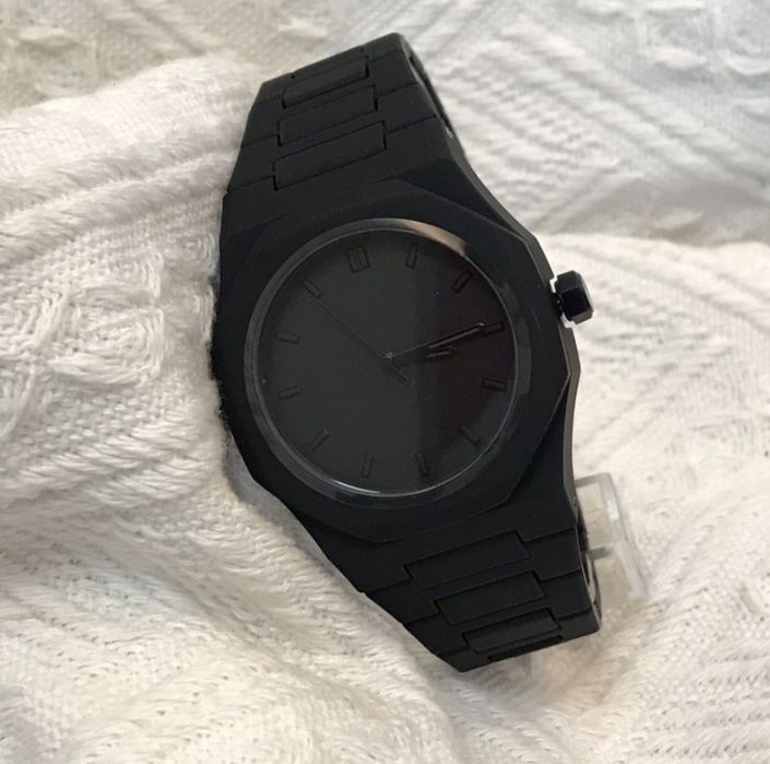 Часы кварцевые,новые