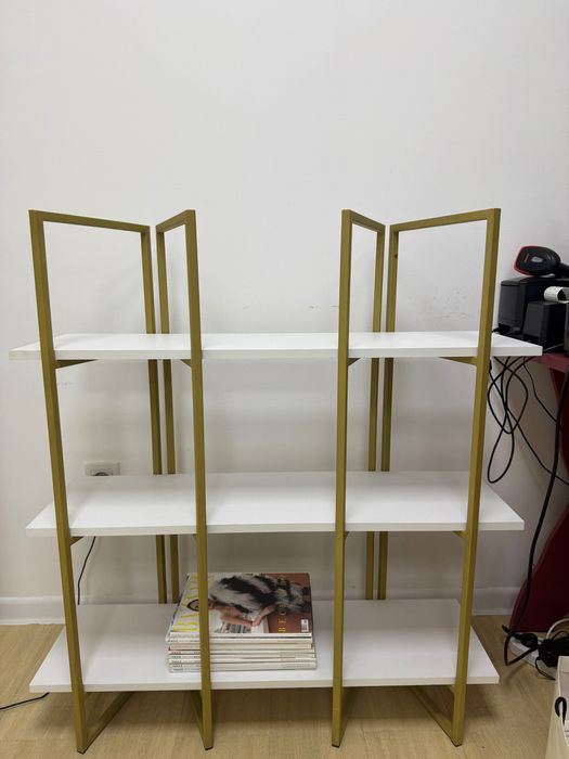 Стеллаж в идеальном состоянии