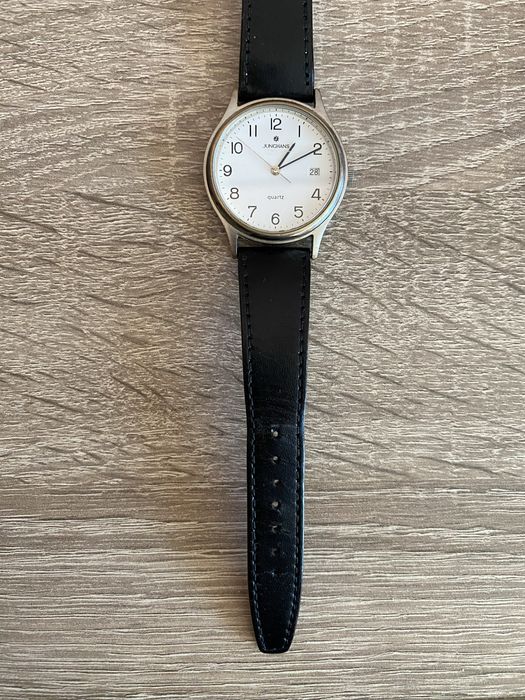 JUNGHANS quartz (Germany)- Качествен ръчен часовник с дата