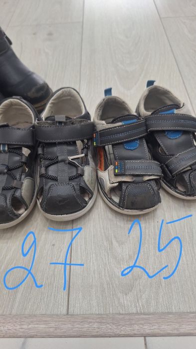 Отдам детскую обувь