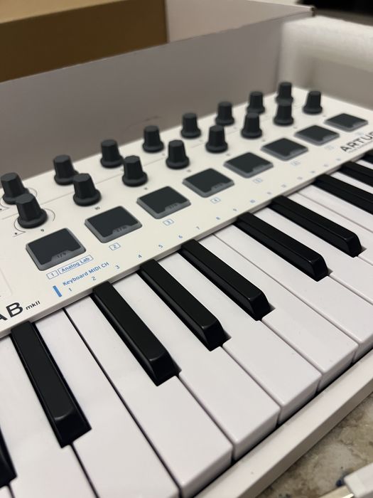 Claviatura Arturia MiniLab MK2 MIDI Controller studio