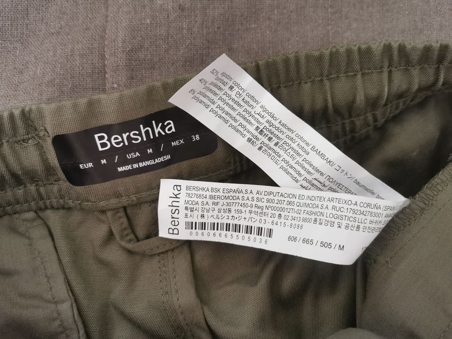 Pantaloni cargo Bershka bărbați mas. M khaki verzi