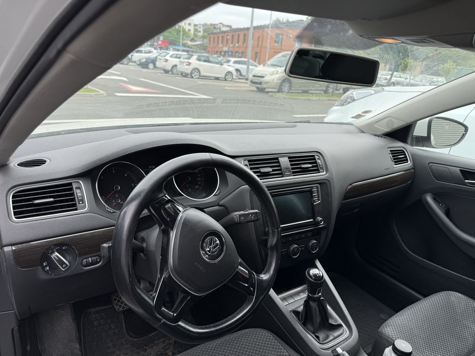 Volkswagen Jetta 2017 2.0tdi manual