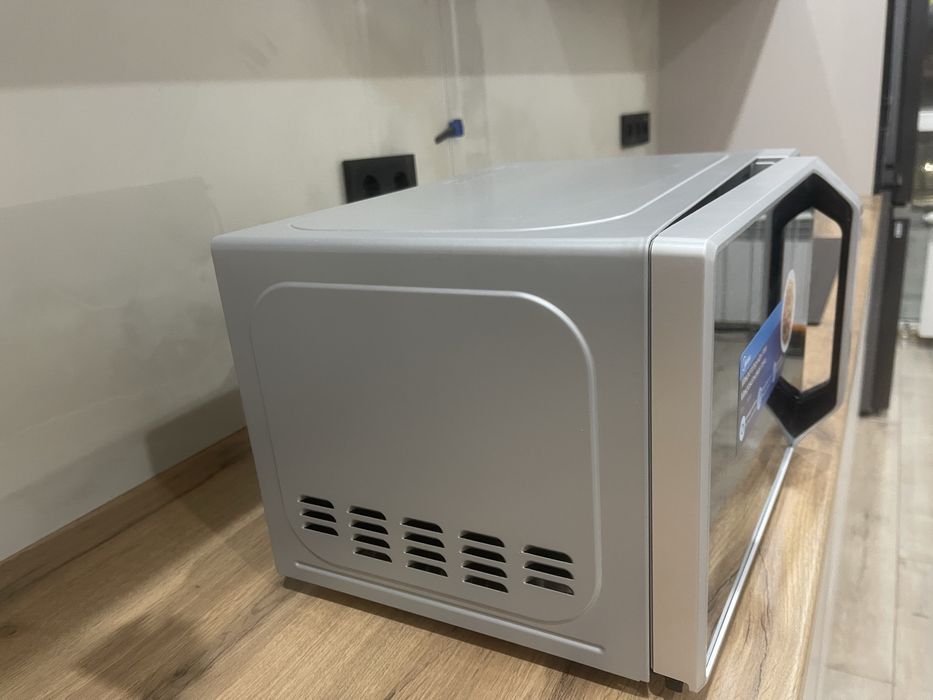 Продам микроволновку с коробкой