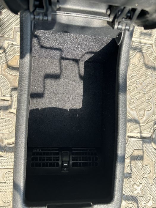 Подлокотник на мерседес W210