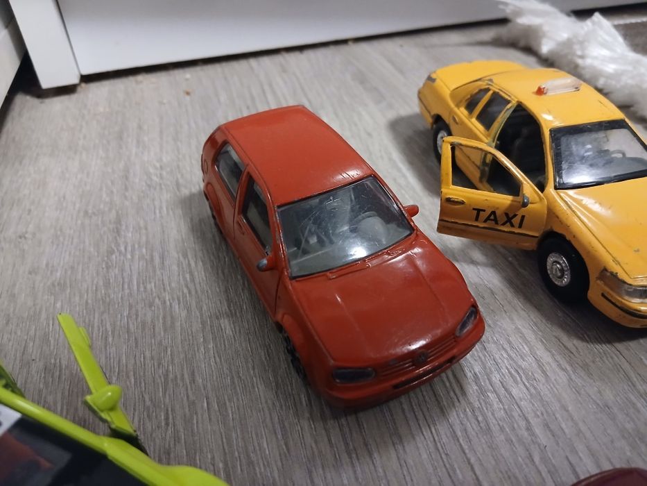 Метални коли .и.