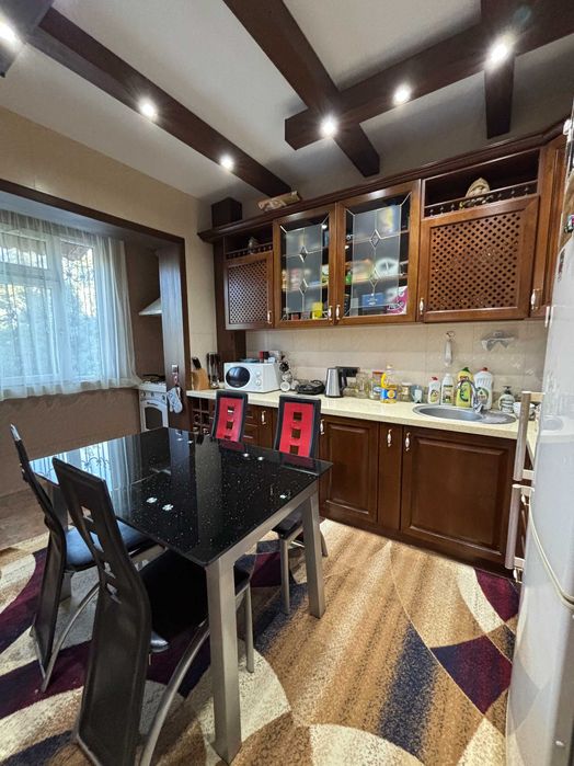 4/3/9, м. Миллийбог, Дружба Народов, 96 м², авторский ремонт, мебелью