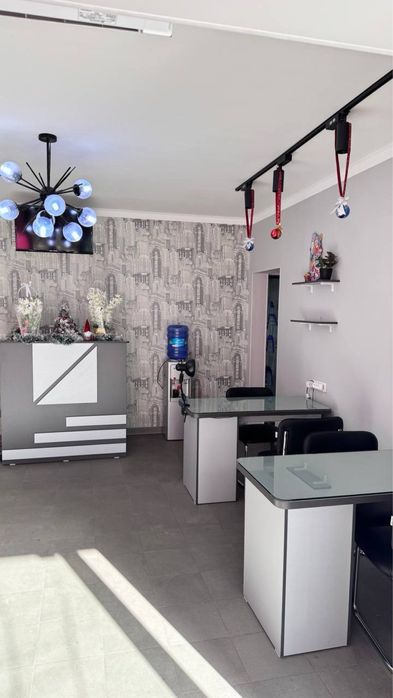 Сдается в аренду новое(евроремонт) Нежилое коммерческое помещение!