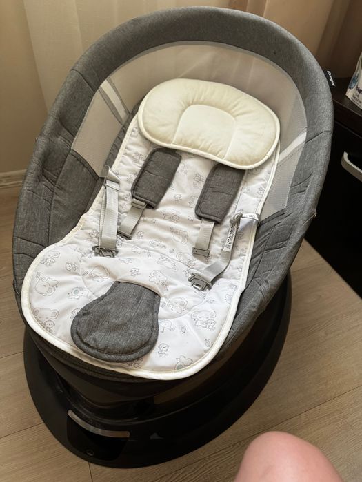 Vând leagăn electric nou născut