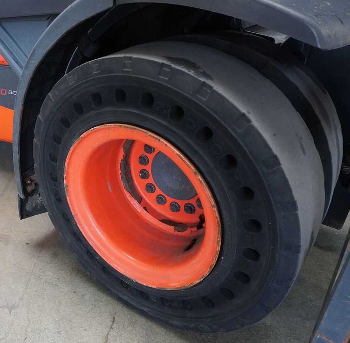 Мотокар Linde H 30 T/393-02 EVO на газ, 3,0 т, 2018, моточасове 8 203 ч.
