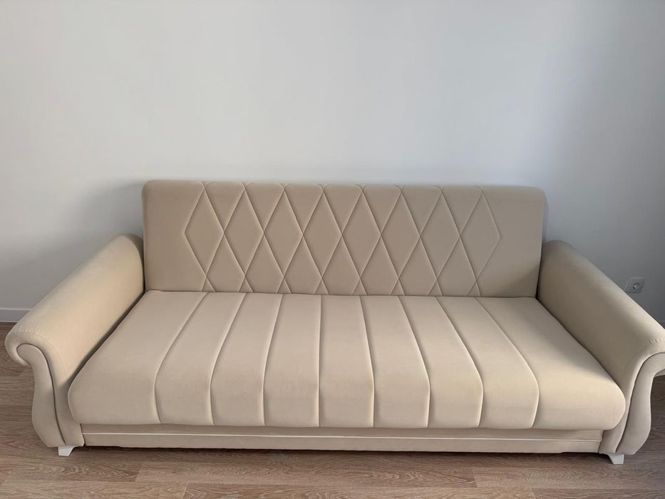 Срочно продам диван новый