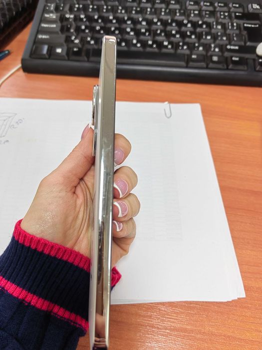 Смартфон Huawei Nova 13