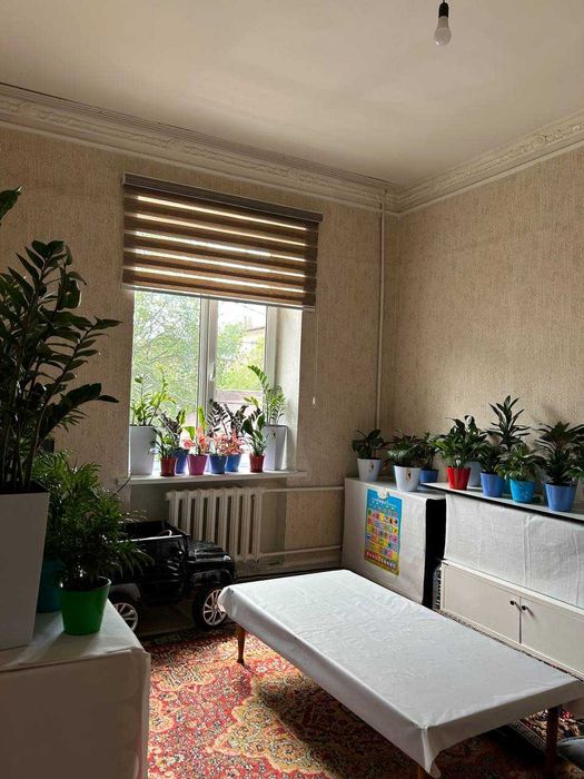 Продается 3х комн. квартира. г. Чирчик , район Навои, в кирпич.доме