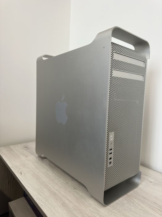 Apple Mac Pro A1186, 16GB RAM, ATI Radeon, SSD-Pret negociabil