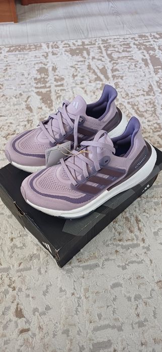 Кроссовки Adidas