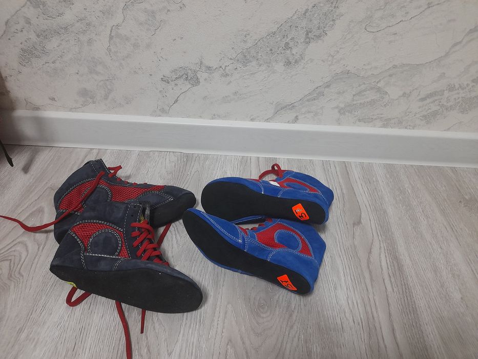 Спортивная обувь