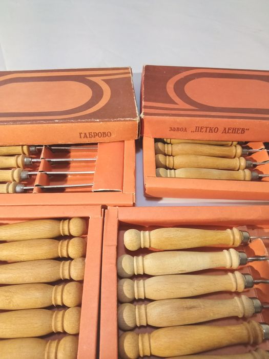 Прибори за хранене с ретро носталгия