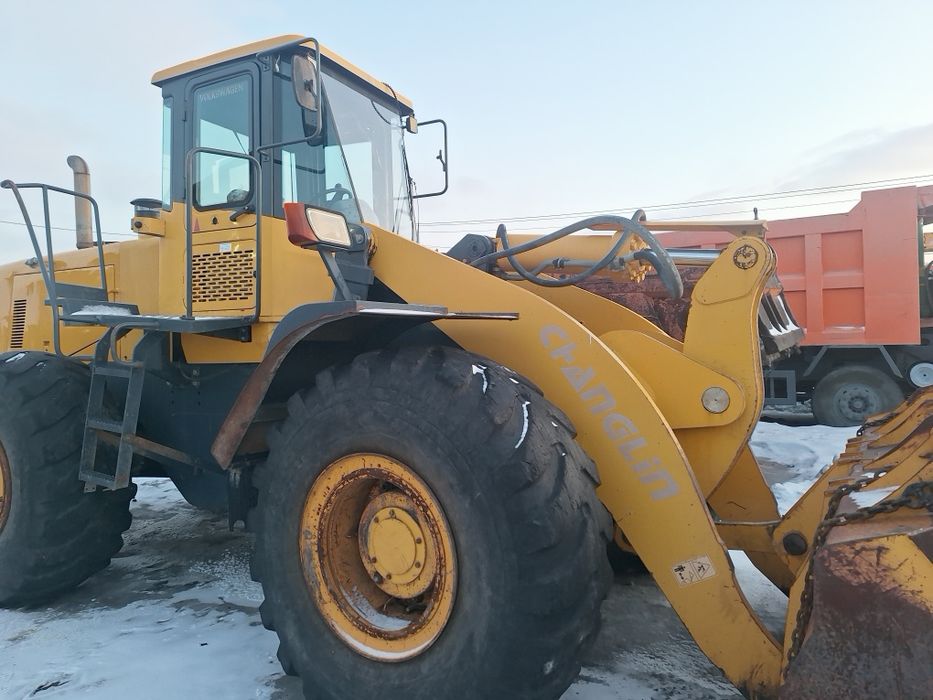 продам фронтальный погрузчик 3 кубовый