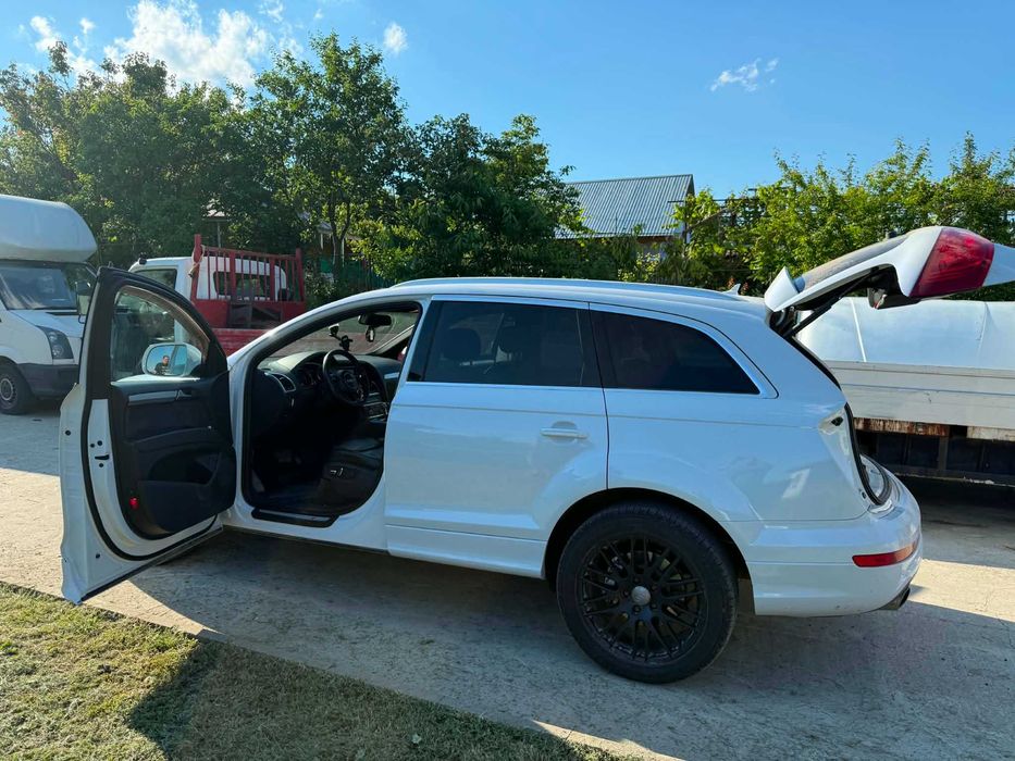 Vând Audi Q7 2014