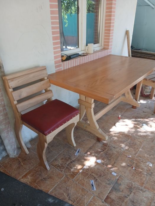 Mese banci scaune si scaunele