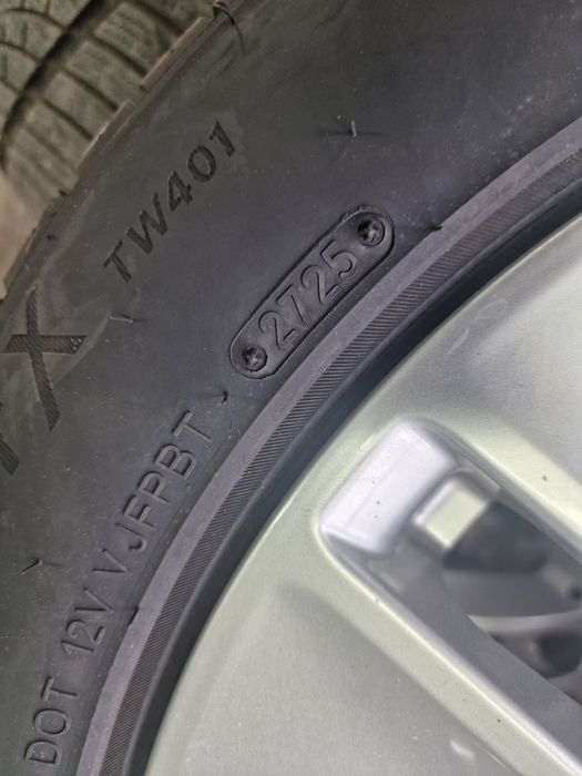 Гуми с Джанти за Mercedes E class w213 225/55 R17 Triangle 2025