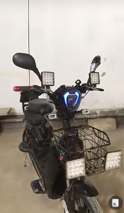 Скутер 100.000