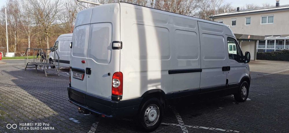 Транспортна Дейност Микробус за превоз на товари