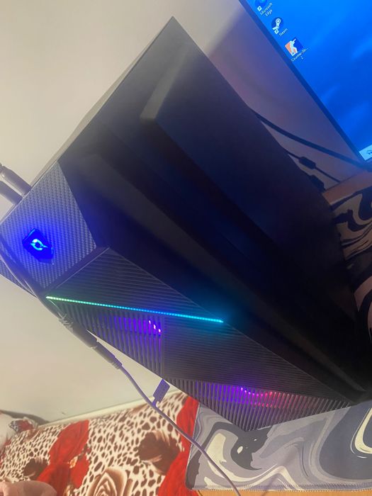 Vând pc în stare bună