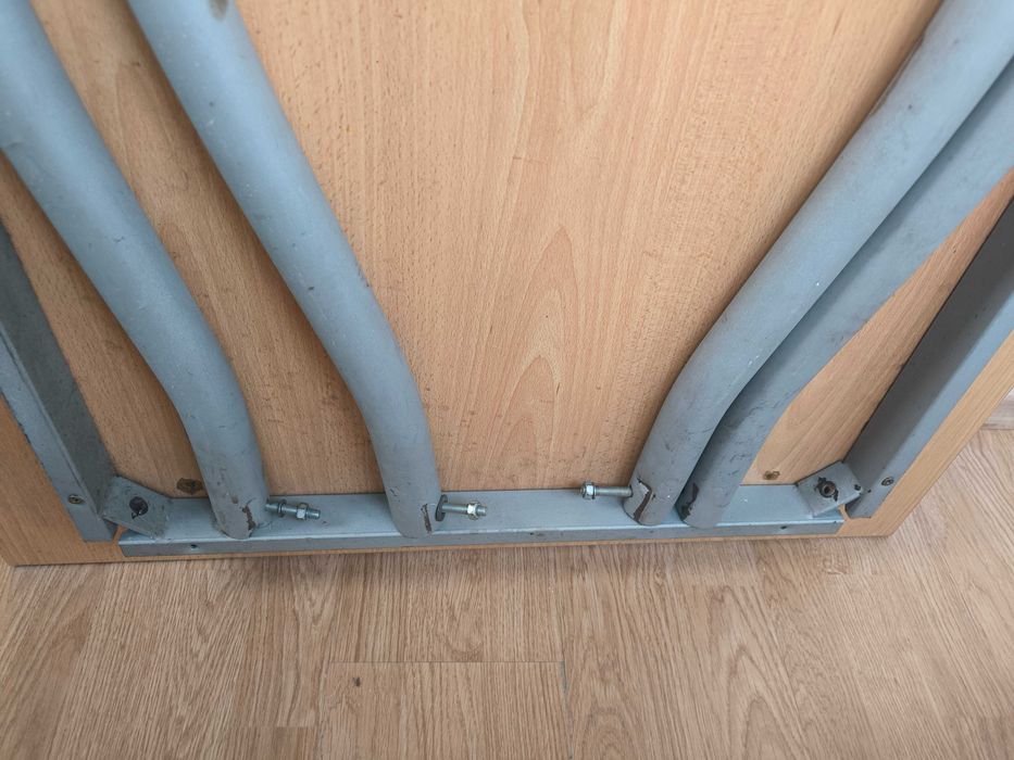 Стол обеденный прочный