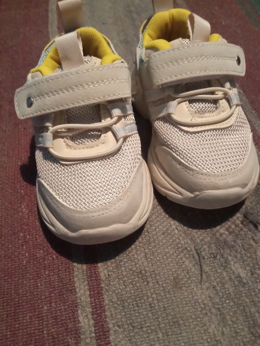 Кроссовки детские