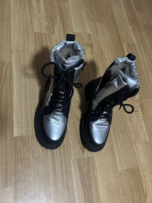 Продам  женские сапоги