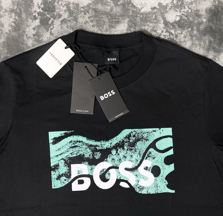 Vand tricou nou de barbati Boss